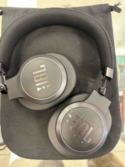 JBL live 660n headphones
