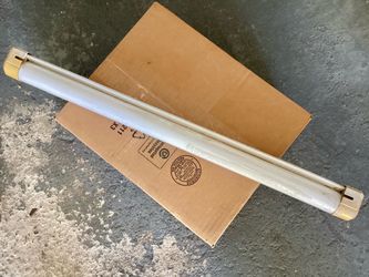 1970s Wall-Mounting Electric Tube Light Fixture 24” GE Bright Stik