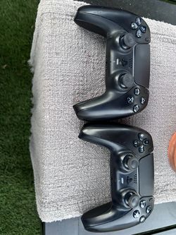 2 PS5 Controllers