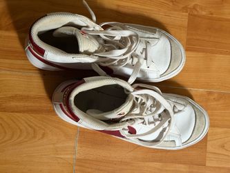 The size 7 is new and the other one is a size 5.5 need gone asp
