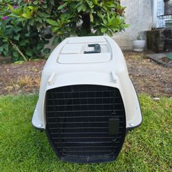 Small pet carrier.  Excellent like new