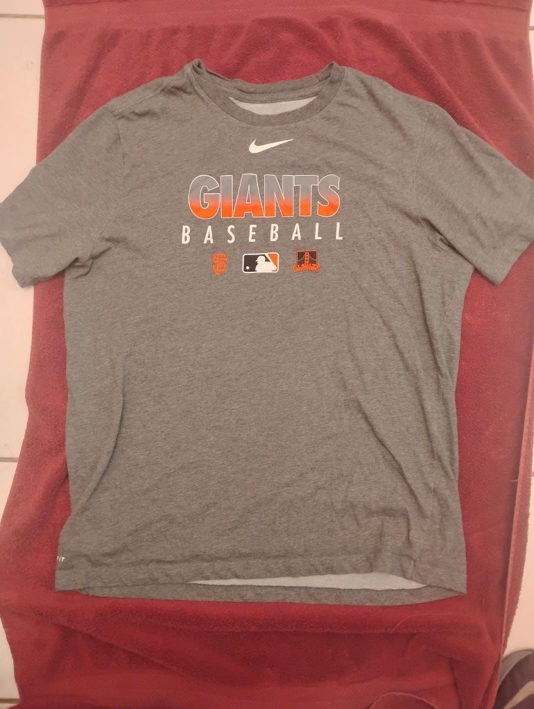 San Francisco Giants Grey Dri-Fit Large shirt
