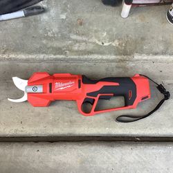 Milwaukee M12 12V Brushless Cordless Pruning Shears