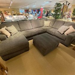 Tracling Slate RAF Sectional / couch /Living room set