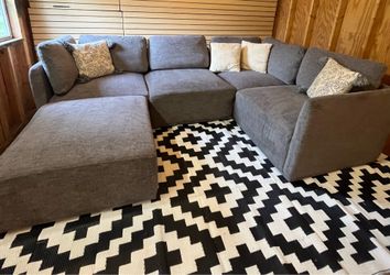 Modular couch (can deliver)