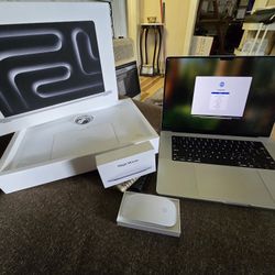 Macbook Pro w/ Apple Magic Mouse 