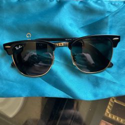 Ray Ban Sunglasses 🕶️ Nice$100