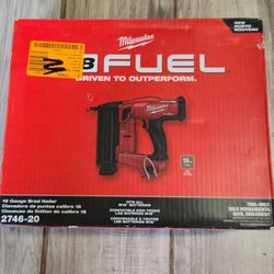 Milwaukee M18 FUEL 18-Volt  Gen II 18-Gauge Brad Nailer (Tool-Only) NEW