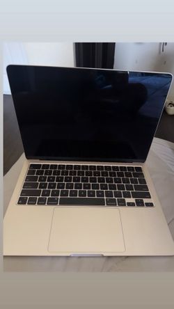 MacBook Air M3 2024