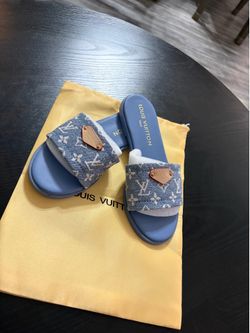 Lv Sandals