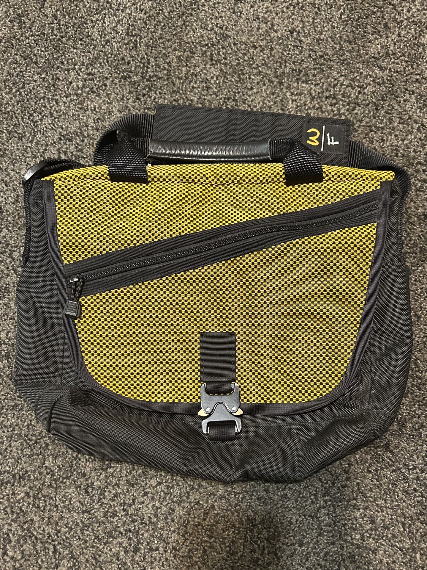 San Francisco bag company Waterfield messenger bag