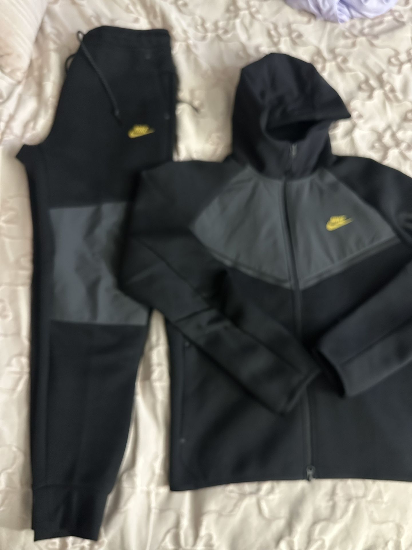 Nike Tech Brand New Size Large