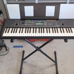 Yamaha Keyboard With Stand