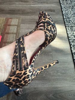 Betsey Johnson  high heel back zip pumps sandals 7 leopard print Shoes Size 7M