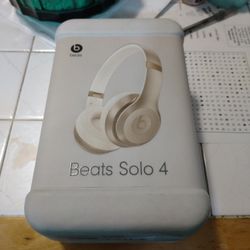 Beats Solo 4