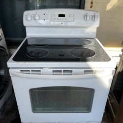 White Glass Top Stove DELIVERY AVAILABLE 🚚