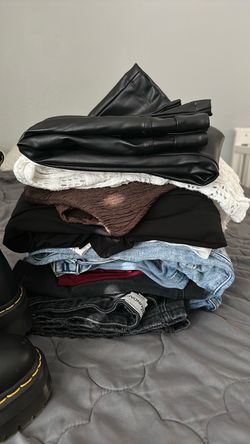 Women Bundle clothes jeans 25-26/ Shirts M / Shoes 5M-6.5 women