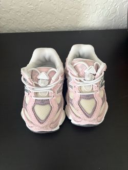 New Balance 9060 Toddler Sneakers Pink Size 5