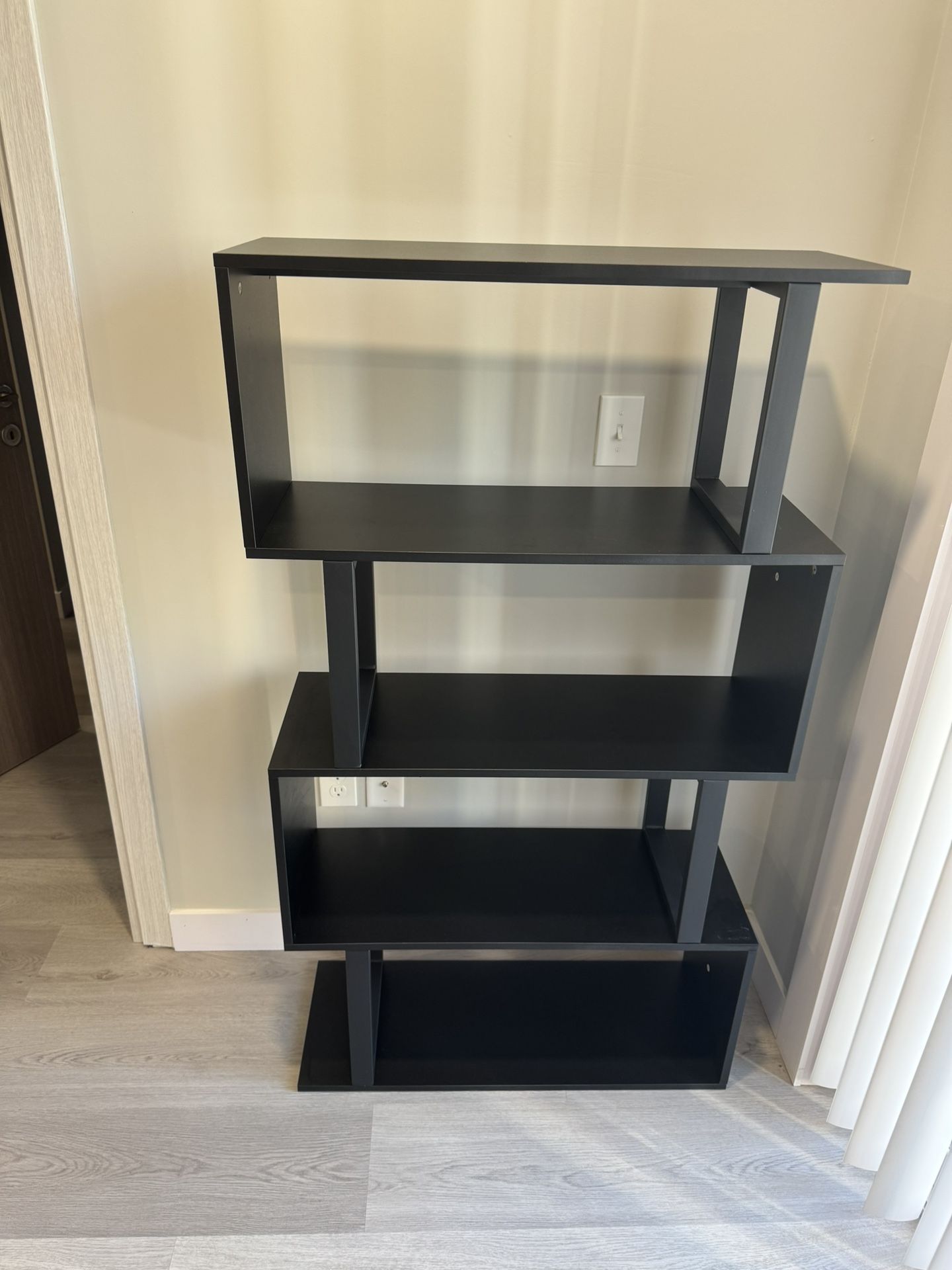 Dresser/open Table