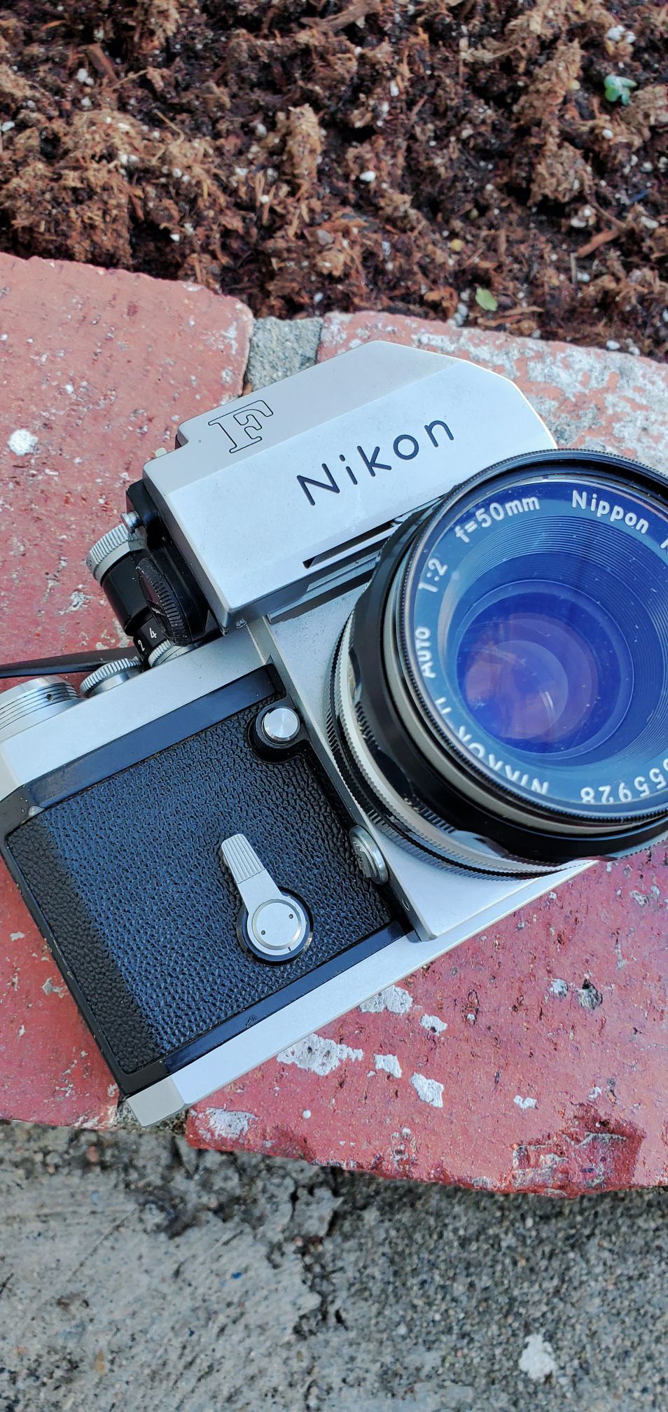 Nikon f film camera