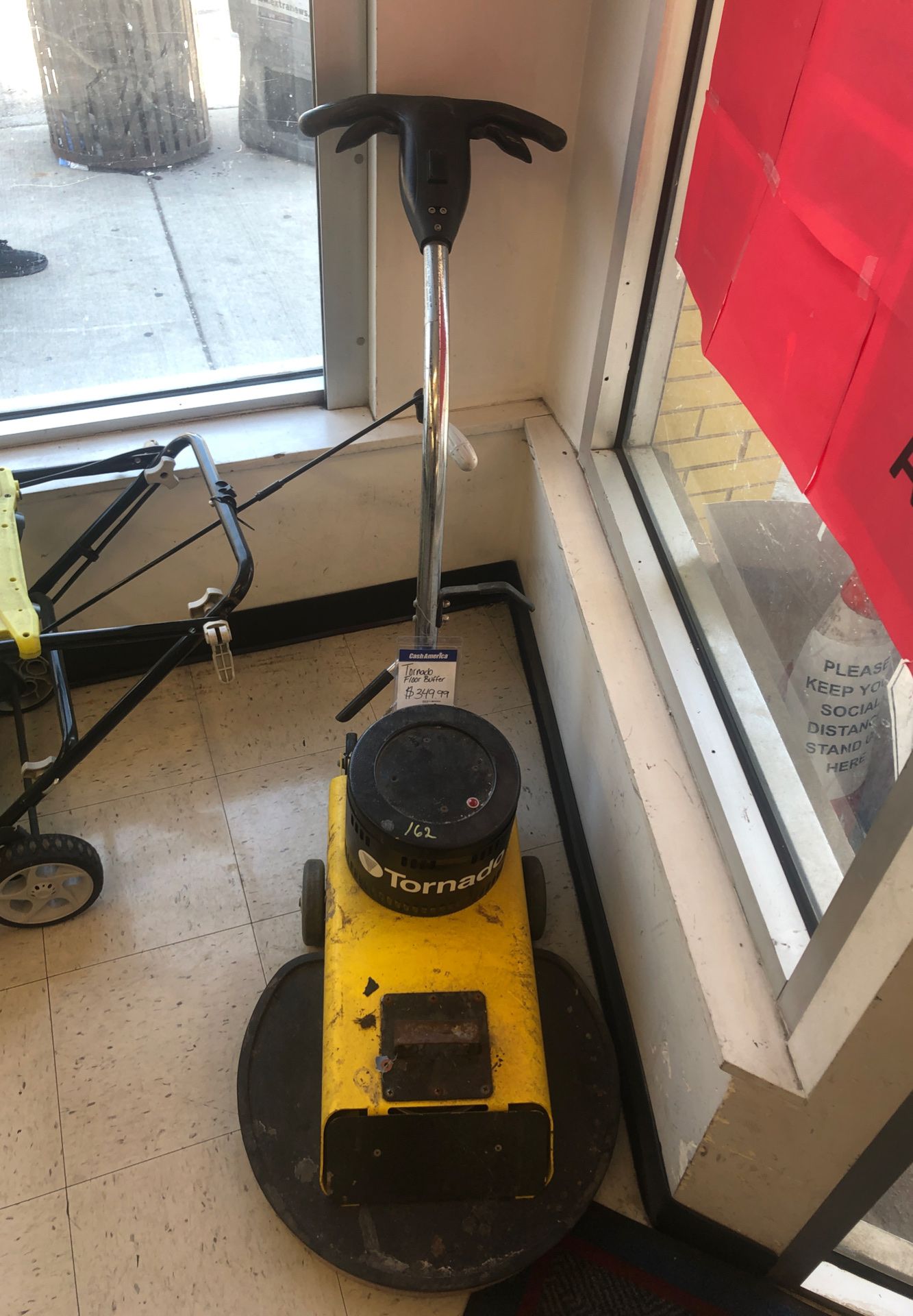 Tornado floor buffer