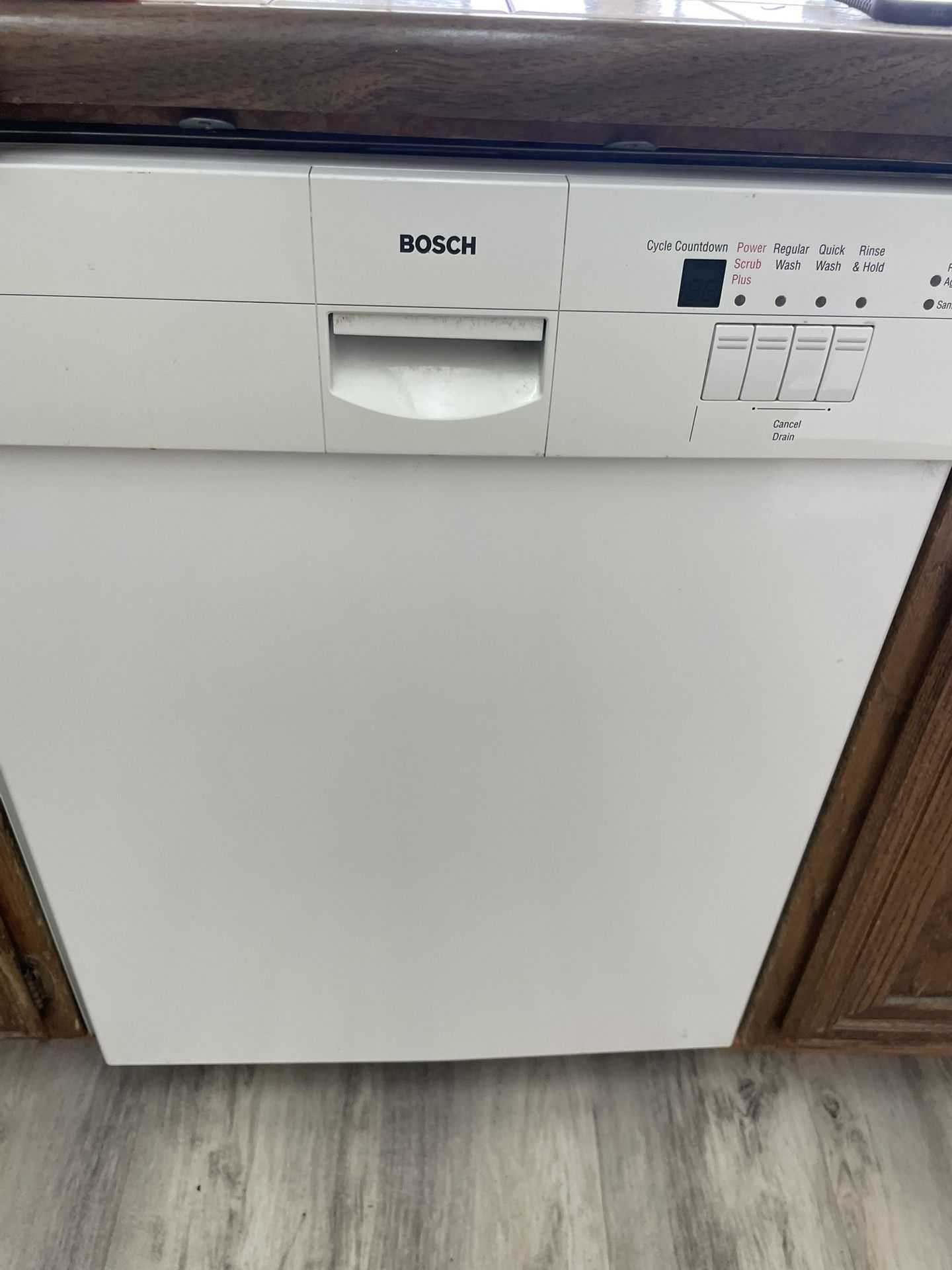 Bosch Dishwasher Works Great!