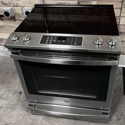 GE SLIDE-IN 5-Element Electric Range w/No-Preheat AIR-FRY, CONVECTION (Finance Available)