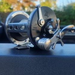 Vintage Penn Jigmaster 500 Fishing Reel