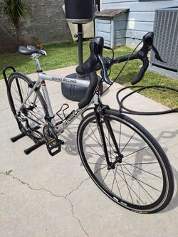 MOTOBECAN ROAD BIKE EXELENT CONDITION TIRES SIZE 700X25C FRAME SIZE 54"  WITH 27SPEEDS ALUMINUM FRAME SHIMANO TIAGRA COMPONENTS SUPER FAST READY TO RI