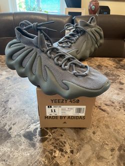 ADIDAS Yeezy 450 Dark Slate
GY5368
Mens Size 11
NEW IN BOX