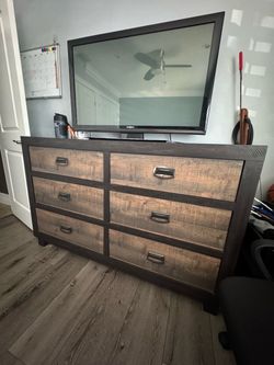 Queen size bedroom set