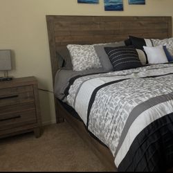 King Bedroom Set - 2 Nightstands - 1 Wide Dresser 
