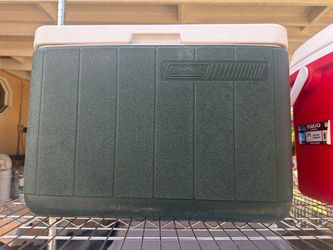Coleman - Ice Chest - Cooler - 28 Qt - Green and White