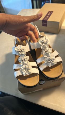 Clark white sandals size 11w