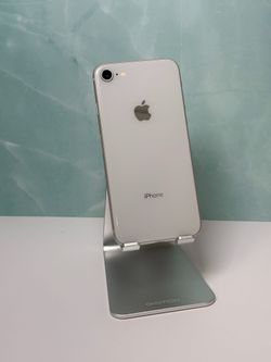 iPhone 8 - Unlocked - 128GB - White