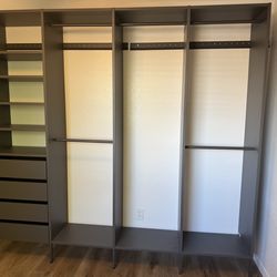 Aurdal Dark Gray Closet