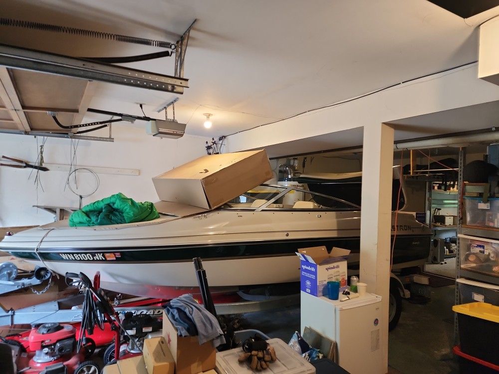 2002 Glastron GX185