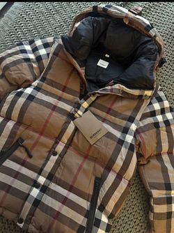 Burberry Puffer/vest