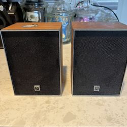 Set Of Radio Shack Tandy Speakers 40-1995