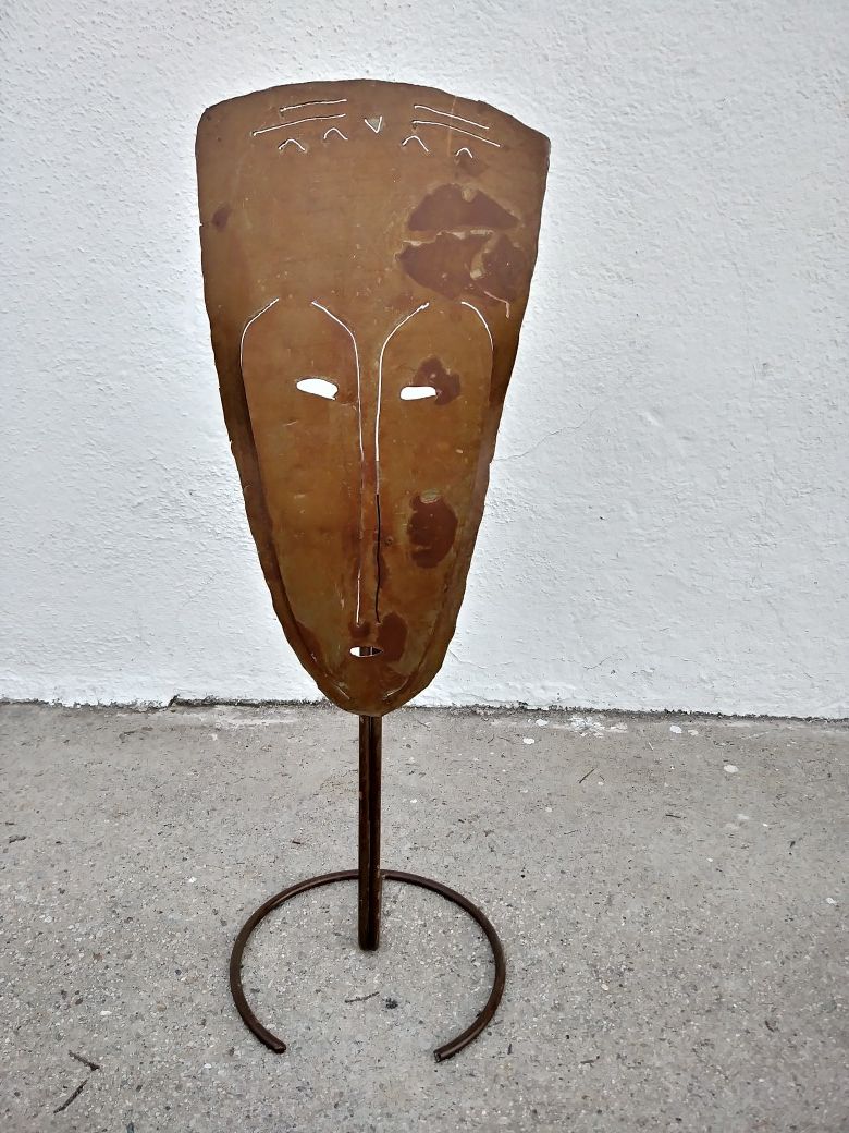 19" Tall Metal Mask Candle Holder