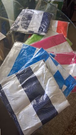 Brand New Pool Floats $10 FIRM