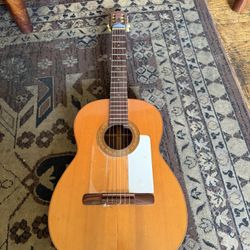 Nice Acoustic Guitar In Good Condition 