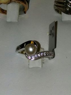 Size 9. 's diamond and pearl ring sterling silver... .925