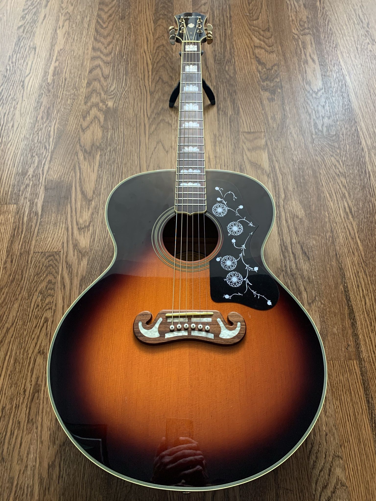 Epiphone EJ200 Acoustic Guitar