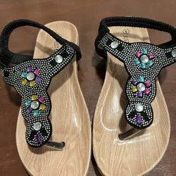 Just Be black color flip flops sz 6 women  