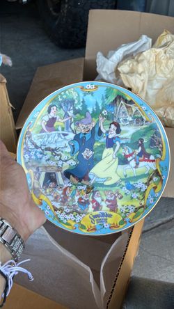 Collectible Disney plate