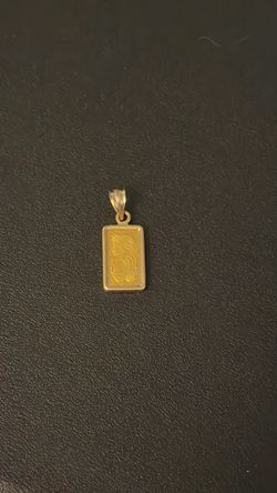 Gold bar pendent