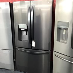 New Scratch And Dent LG 22 Cu Ft Black Stainless Steel Counter Depth French Door Fridge. 1 Year Warranty 