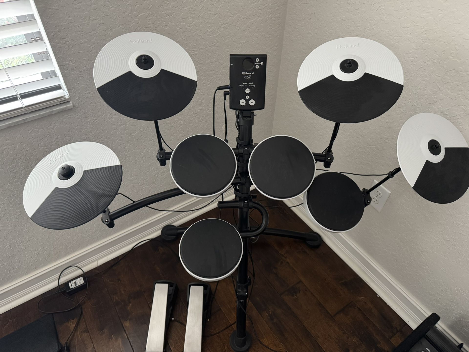 Roland TD-1K Electric Drum Set