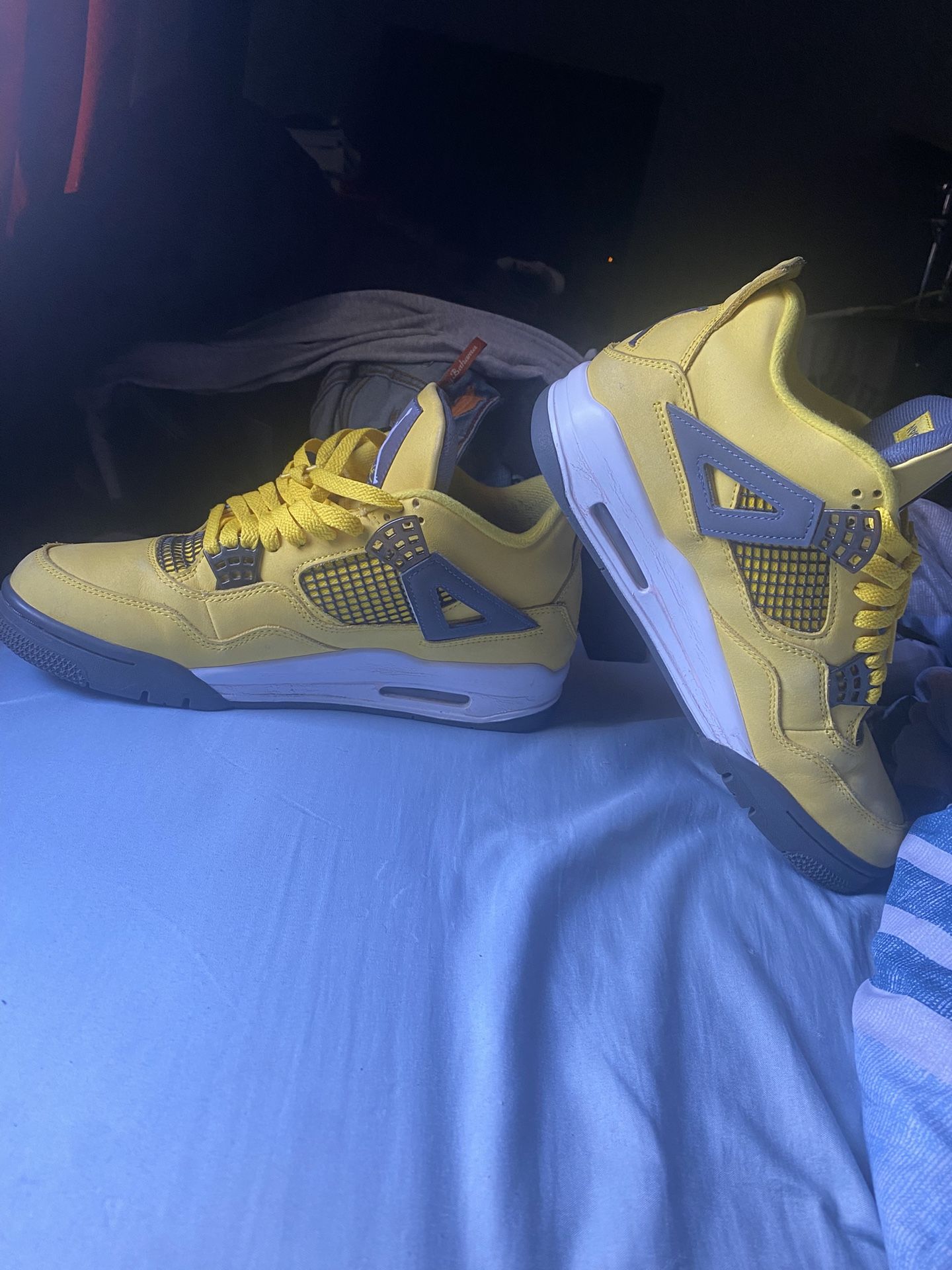Jordan 4 Retro Lightning Men’s Size 10